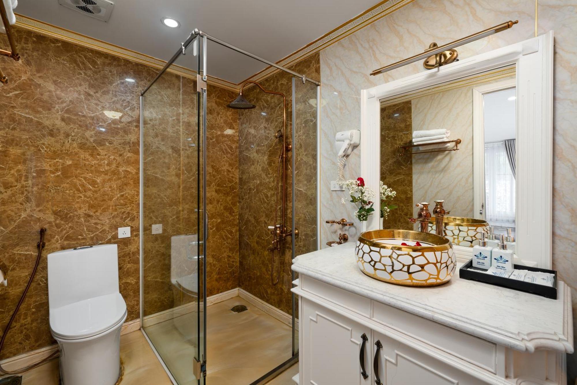 מלון Ha Long Aqua Legend Cruise מראה חיצוני תמונה